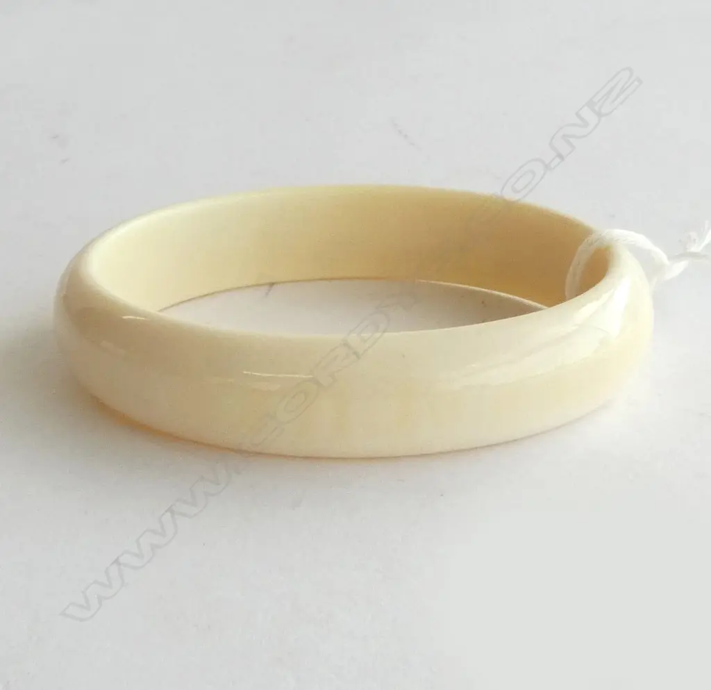 IVORY BANGLE Image 1++