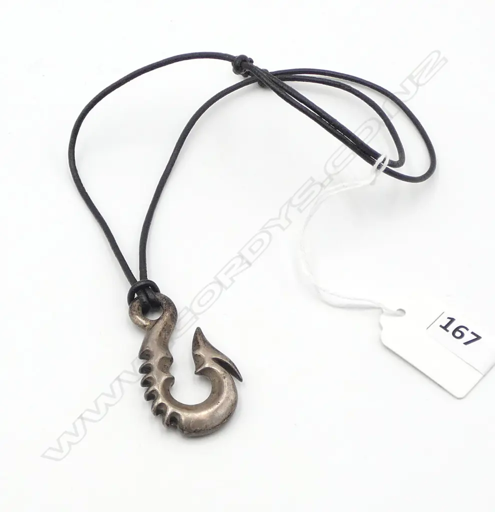 STERLING SILVER HOOK PENDANT NECKLACE, 29gms Image 1++
