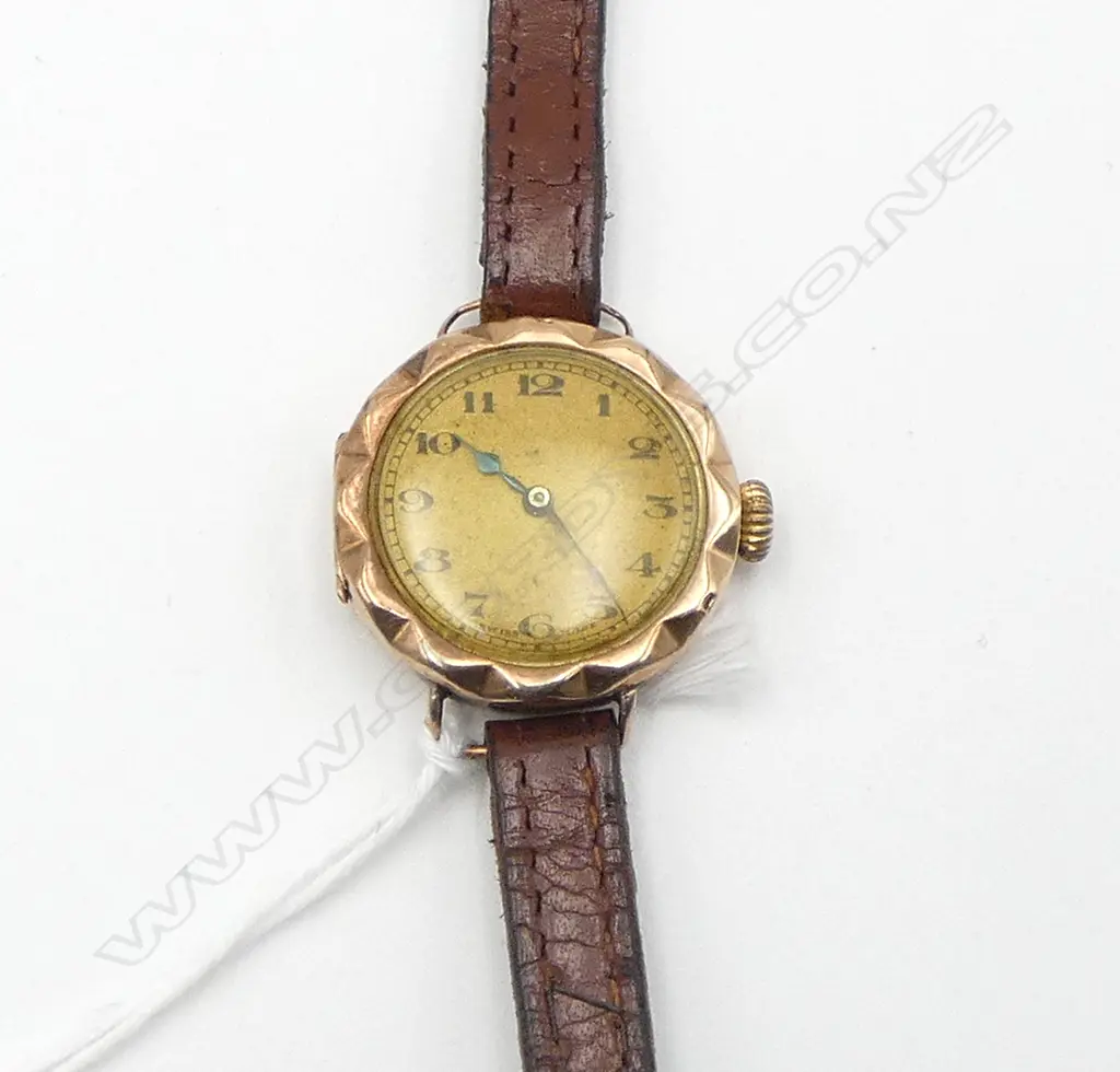 VINTAGE 9ct GOLD WRISTWATCH leather strap 15gms Image 1++
