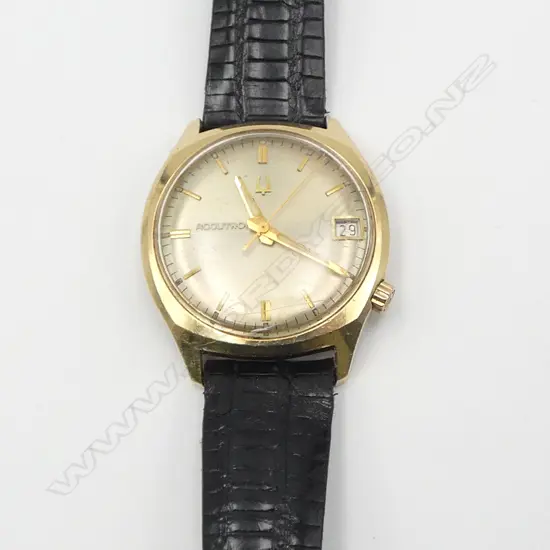 VINTAGE BULOVA ACCUTRON GENT'S 14ct GOLD CASE WRISTWATCH w leather strap. c.1970. Working