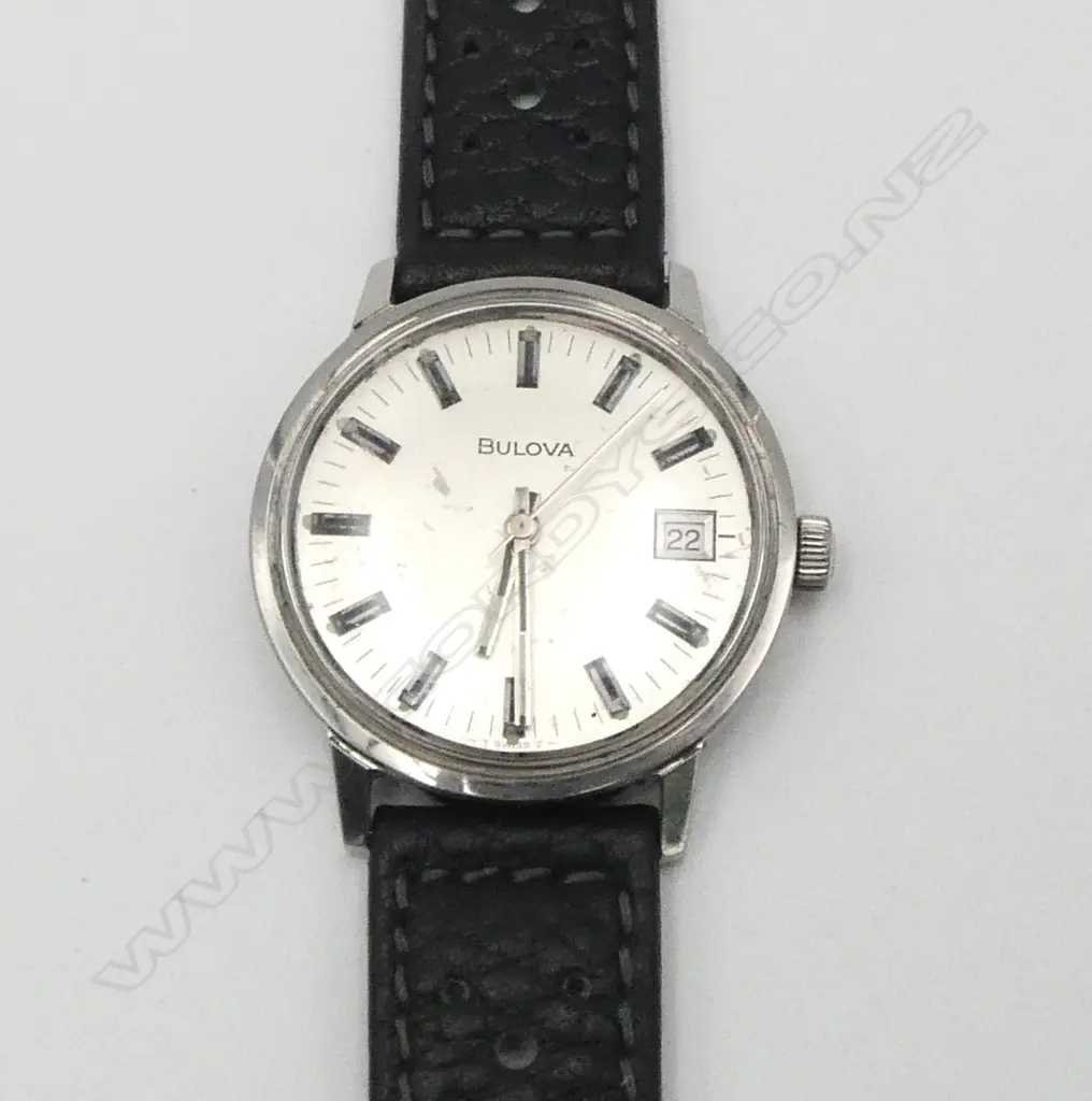 VINTAGE BULOVA AUTOMATIC GENT'S stainless WRISTWATCH w leather strap. c.1980. Working Image 1++