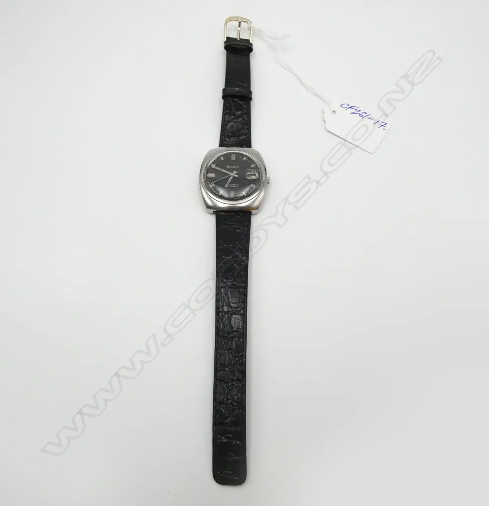 VINTAGE BULOVA AUTOMATIC 23 JEWEL GENT'S stainless steel WRISTWATCH w leather strap. c.1970. Working Image 1++