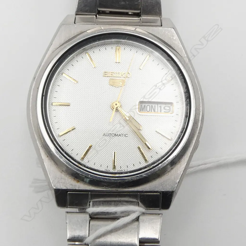 VINTAGE GENT'S SEIKO 5 white dial stainless steel WRISTWATCH automatic running Image 1++