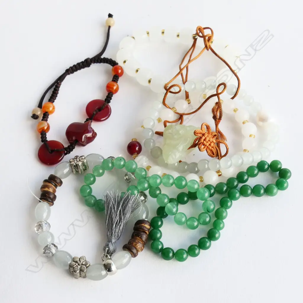 6 JADE EXPANDABLE BRACELETS & 2 OTHER PCS Image 1++