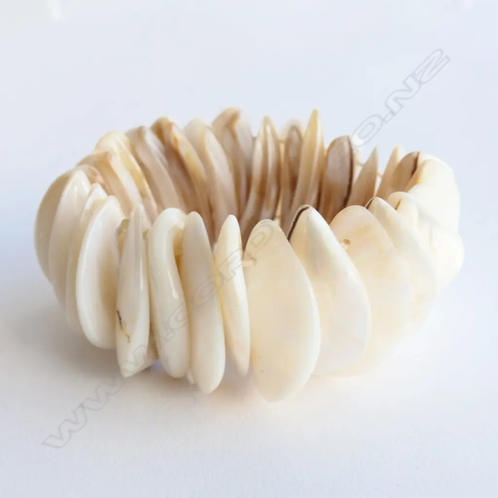 MOP MULTI PIECE BRACELET, EXPANDABLE Image 1++