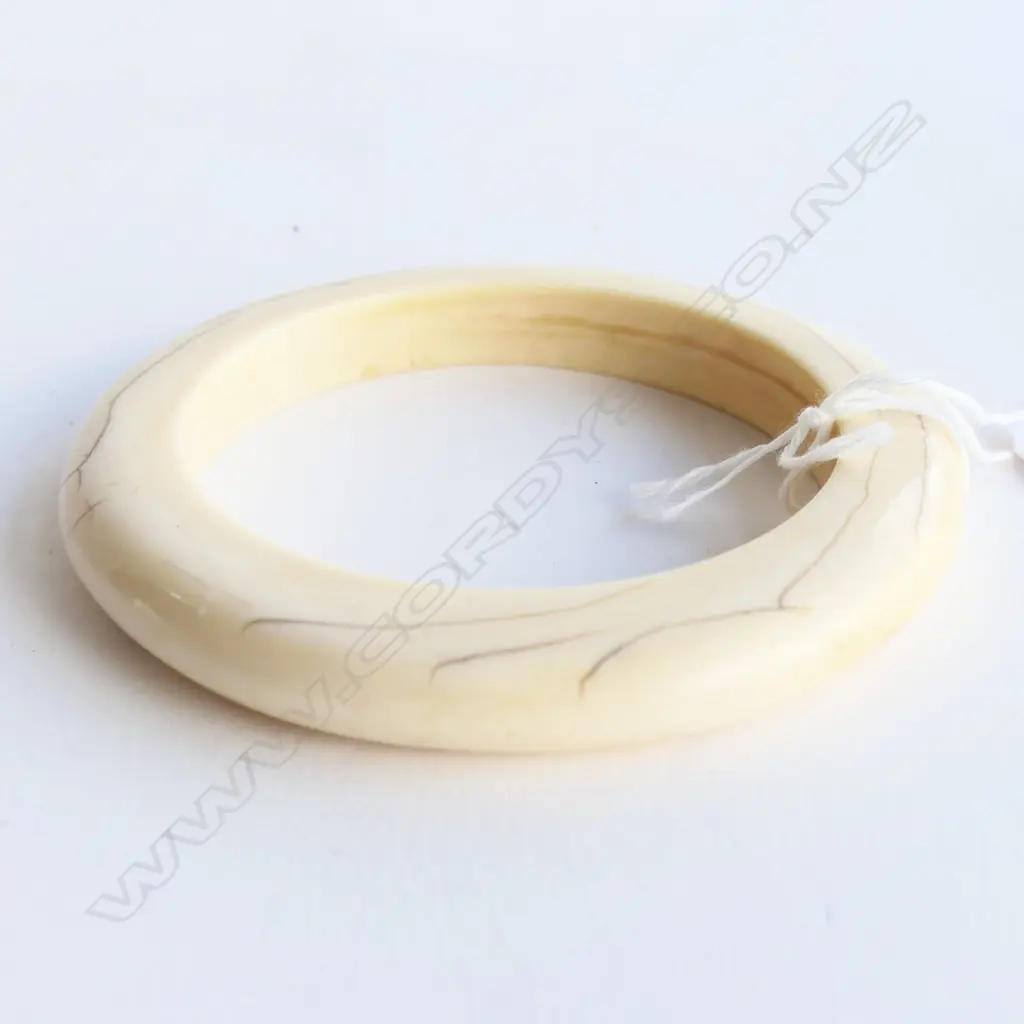 ANTIQUE IVORY BANGLE, Dia.95 & 65mm internal Image 1++