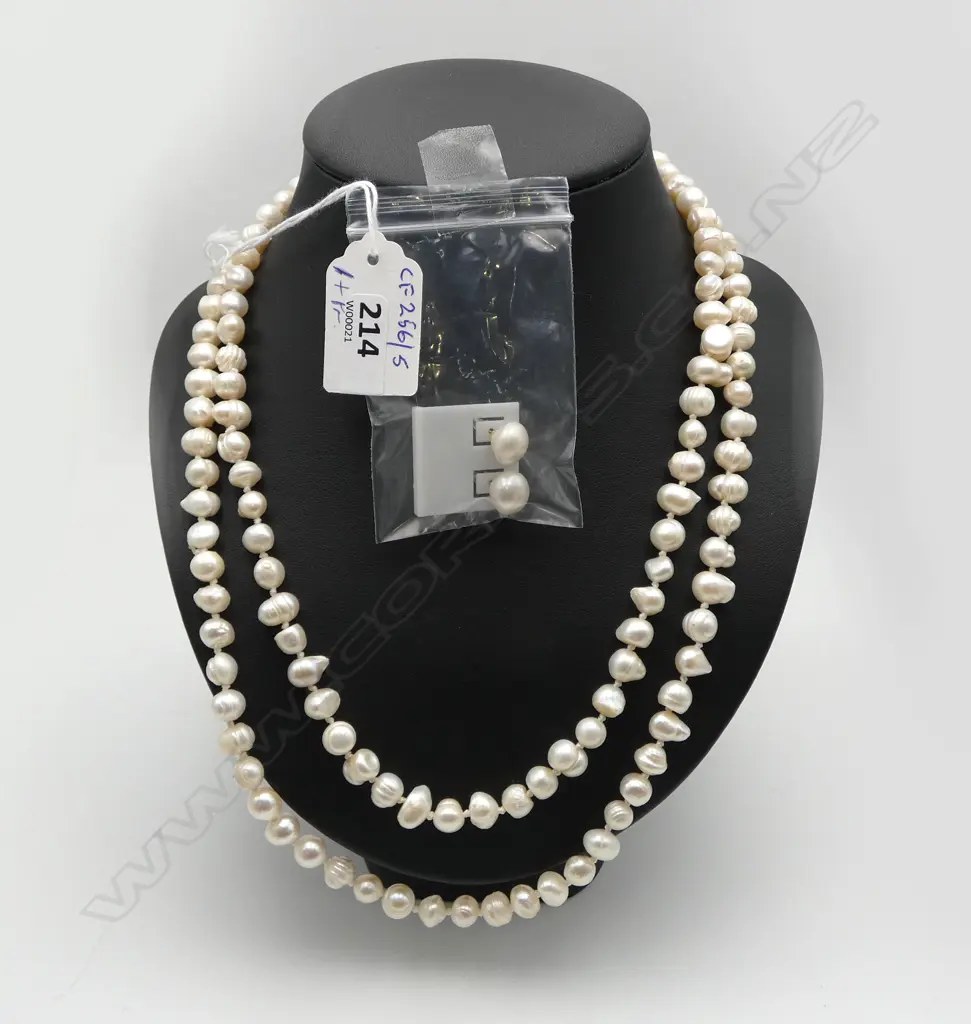FLAPPER LENGTH FRESH WATER PEARL NECKLACE & MATCHING EARINGS  Image 1++
