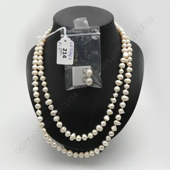 FLAPPER LENGTH FRESH WATER PEARL NECKLACE & MATCHING EARINGS 