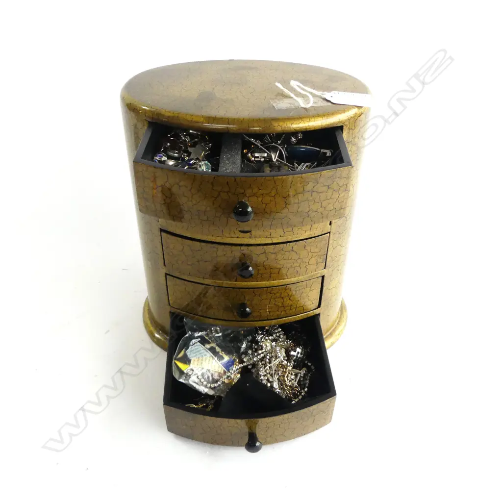 MODERN LACQUER JEWELLERY BOX H.250mm with ASST. COSTUME JEWELLERY Image 1++