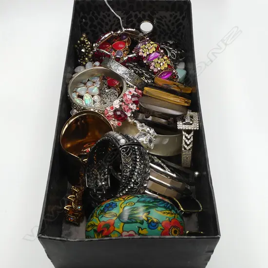 ASST. COSTUME BRACELETS