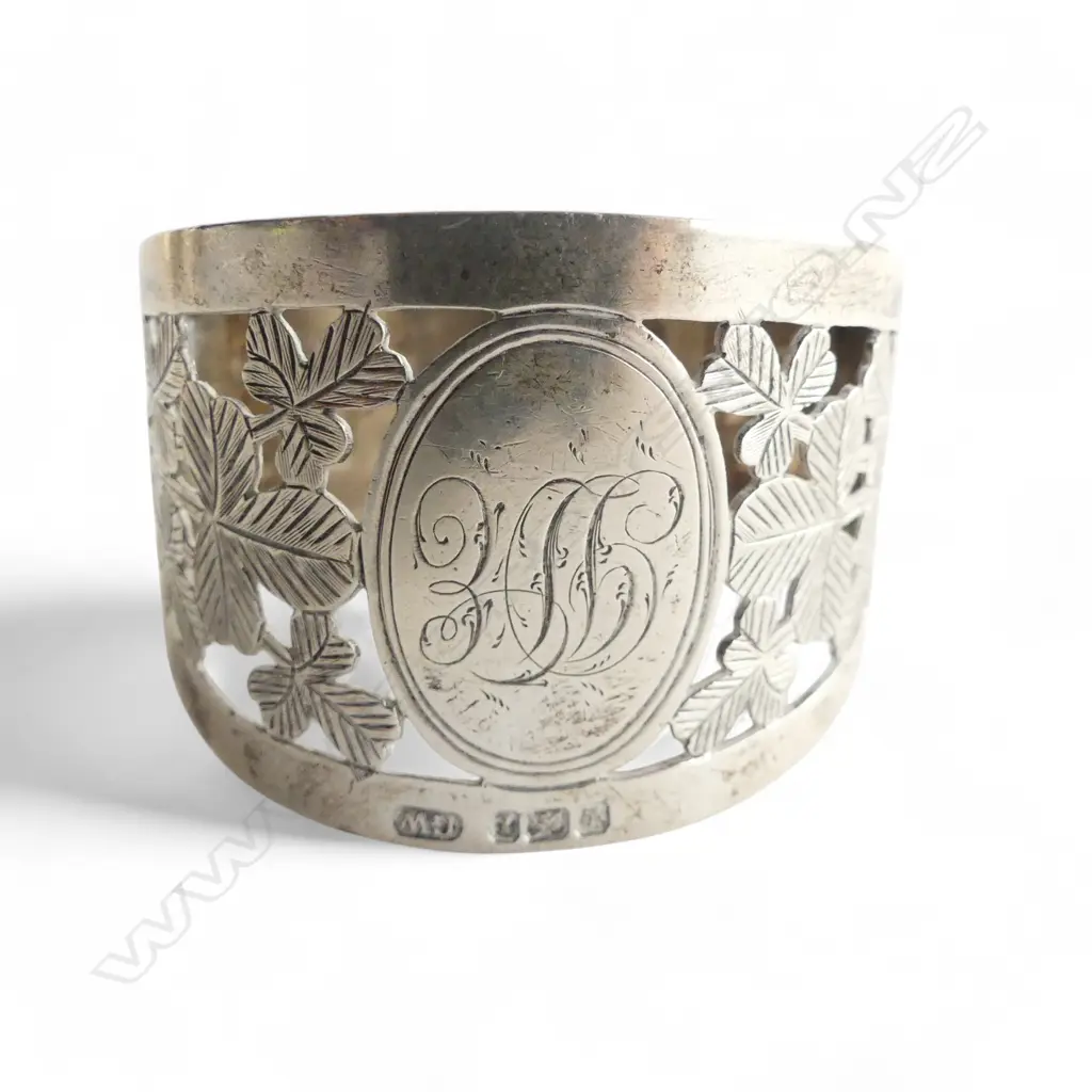 6 OLD SILVER NAPKIN RINGS: 1 gilded w cherubs. 130gms  Image 1++