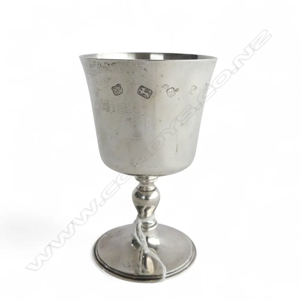SILVER STEMMED GOBLET. London 1977. 176gms Image 1++