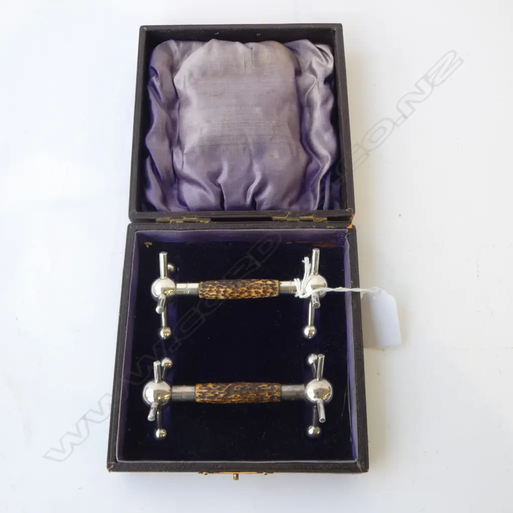 PR STG SILVER & PART ANTLER KNIFE RESTS, 175gms weight including antler, BOXED Image 1++