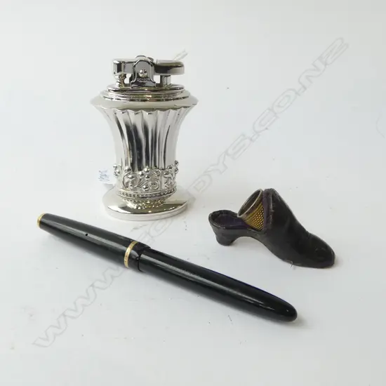 ANTIQUE LEATHER CLAD MINI SHOE THIMBLE HOLDER + RONSON LIGHTER s/plate + PARKER fountain pen w 14ct gold nib