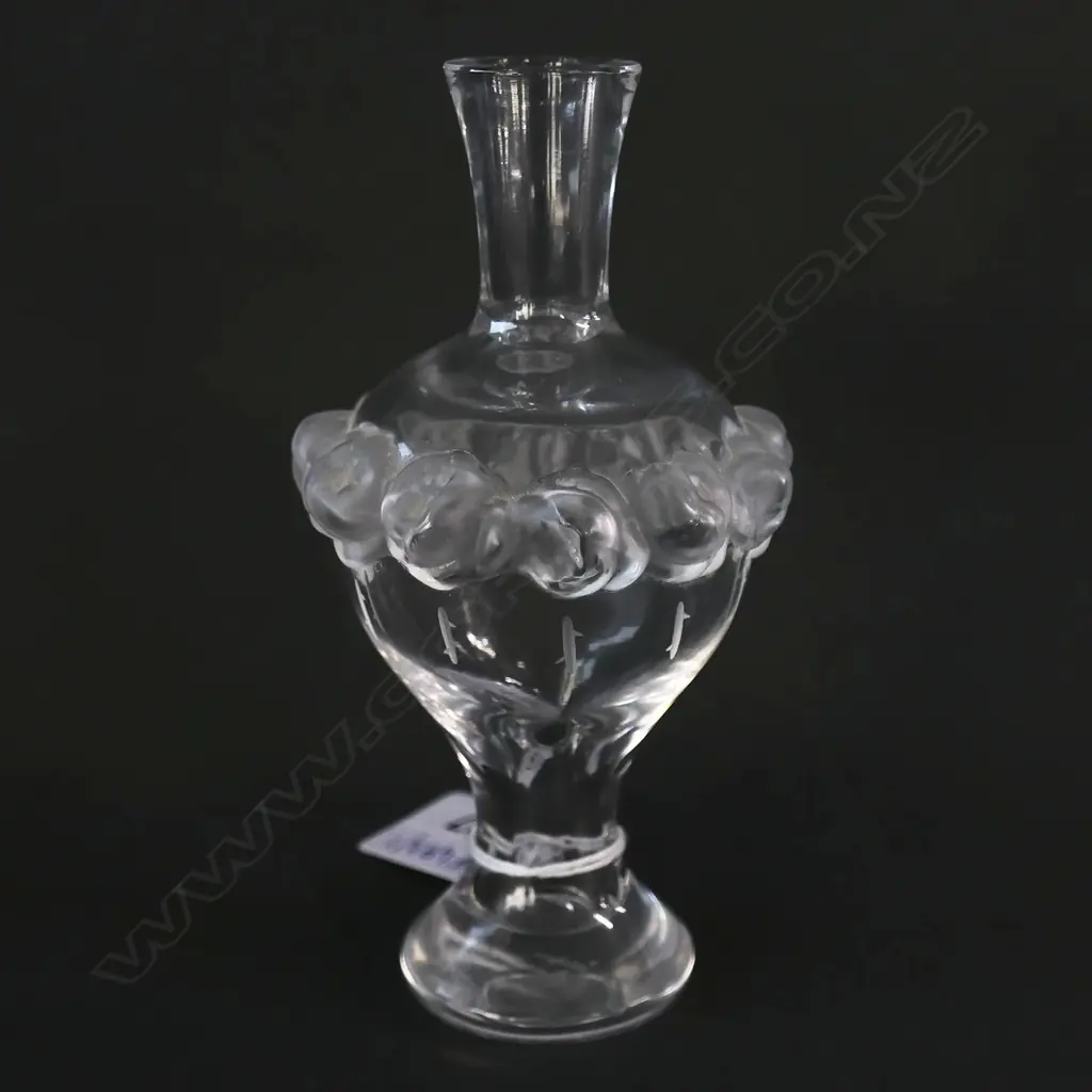 LALIQUE 'MARTINE' PERFUME BOTTLE, MARIE CLAUDE DESIGN 1979 H. Image 1++