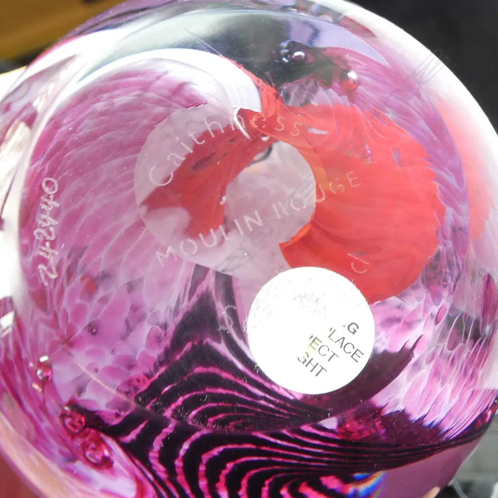 CAITHNESS 'MOULIN ROUGE' GLASS PAPERWEIGHT H.75mm Image 1++