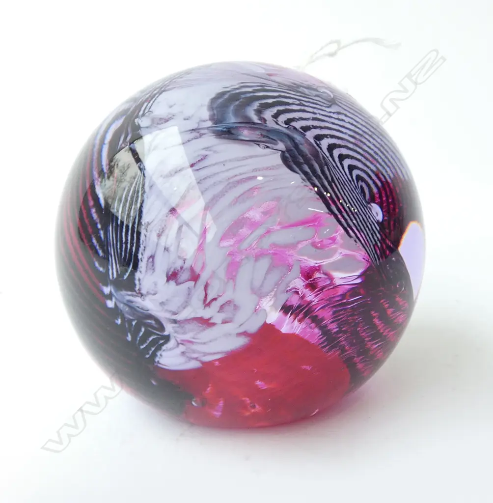 CAITHNESS 'MOULIN ROUGE' GLASS PAPERWEIGHT H.75mm Image 1++