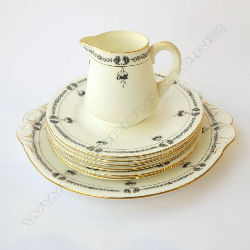 SHELLEY DECO CHINA SANDWICH SET & MATCHING JUG  Image 1++