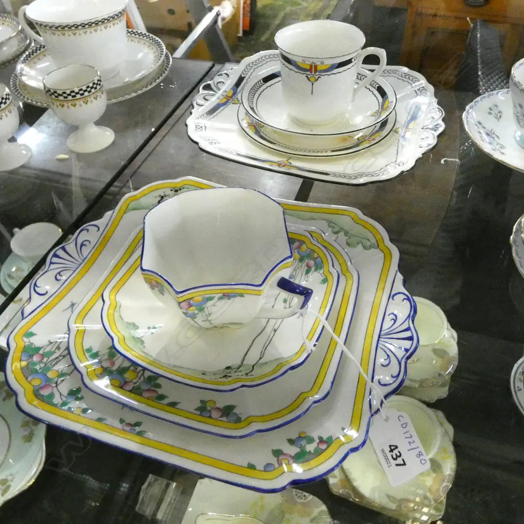 2 DECO SHELLEY CHINA PLATES & MATCHING CSPS Image 1++