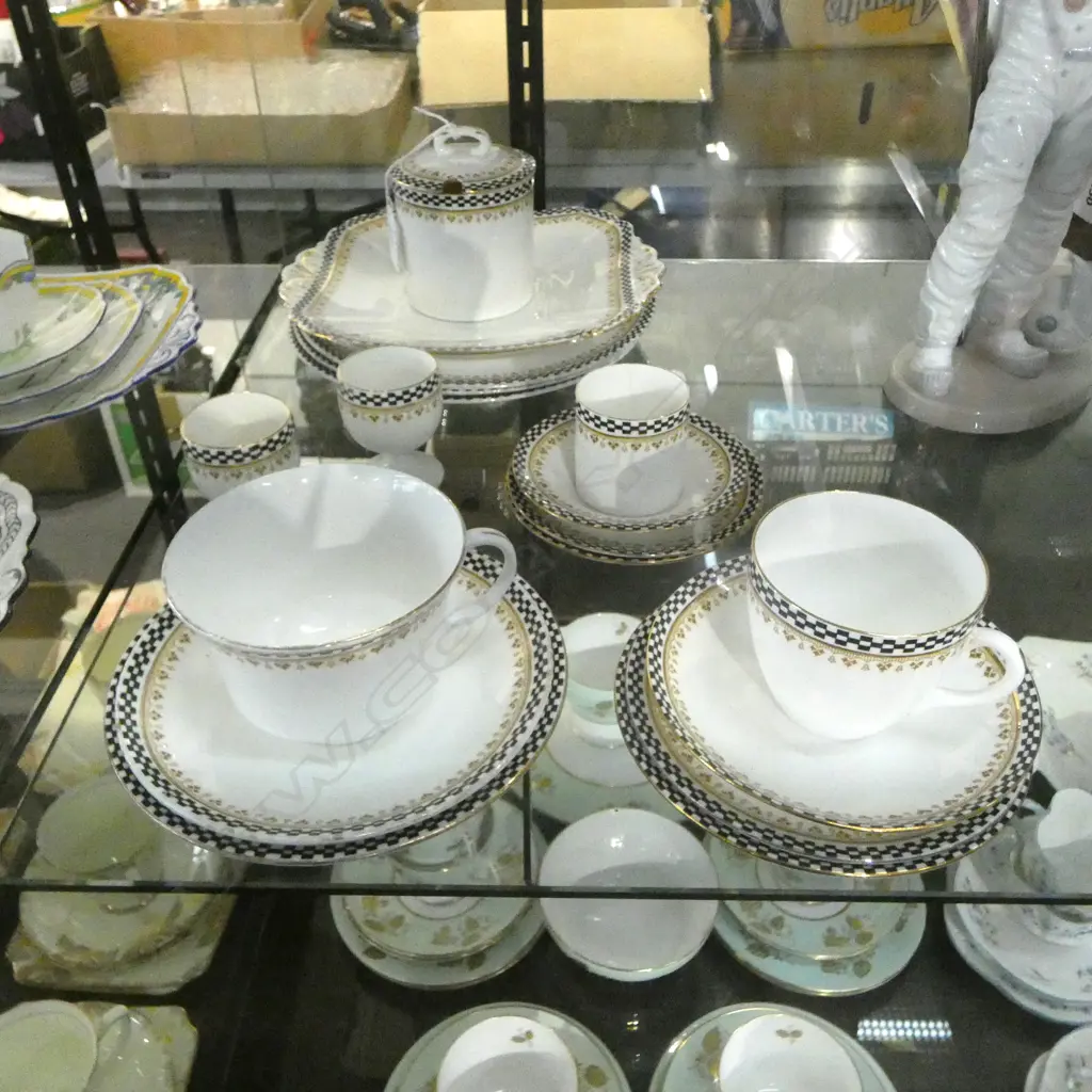 COLLECTION OF SHELLEY CHINA CHEQUERED PAT EGG CUPS PLATES CSPS ETC Image 1++