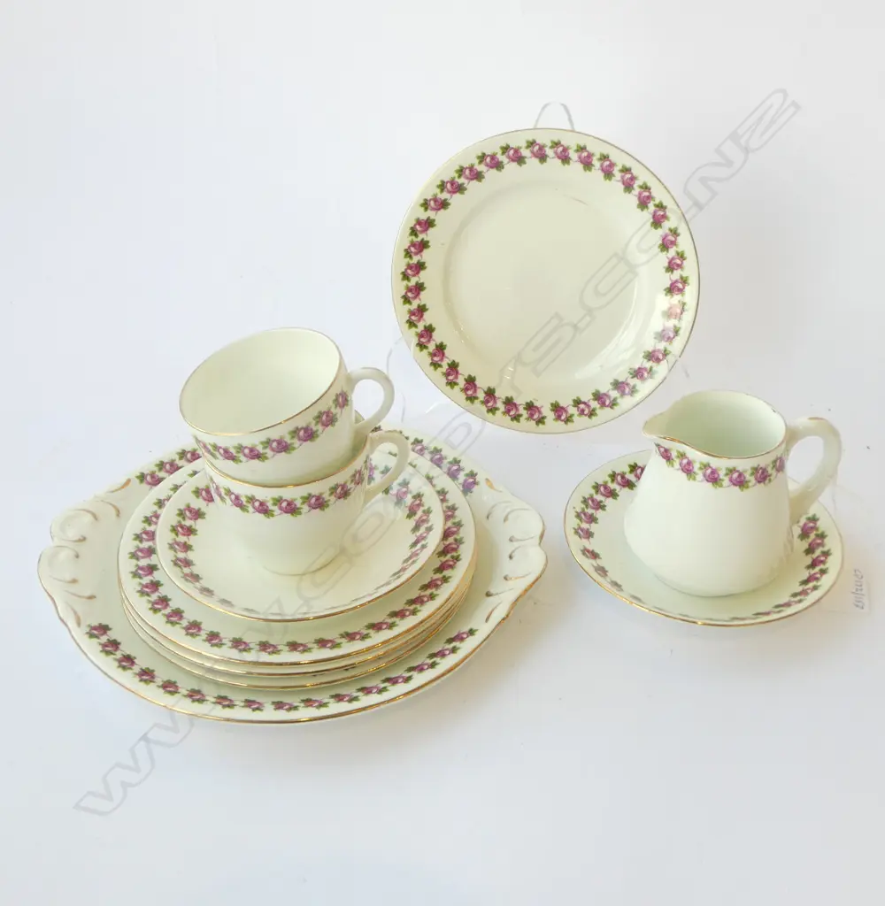 SHELLEY CHINA PART TEASET CAKE PLATE 2CSPS 2 LUNCH PLATES & JUG ROSE PAT Image 1++