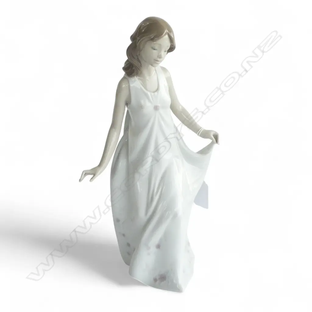 LLADRO #6975 'WONDERFUL MOTHER' H.280mm Image 1++