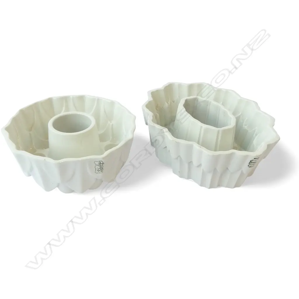 2 SHELLEY CHINA JELLY MOULDS DIA 190 & 140MM Image 1++