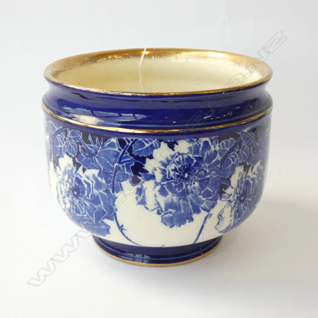 B/W GILDED ROYAL DOULTON 'BRIAR ROSE' JARDINIERE small hairline Image 1++