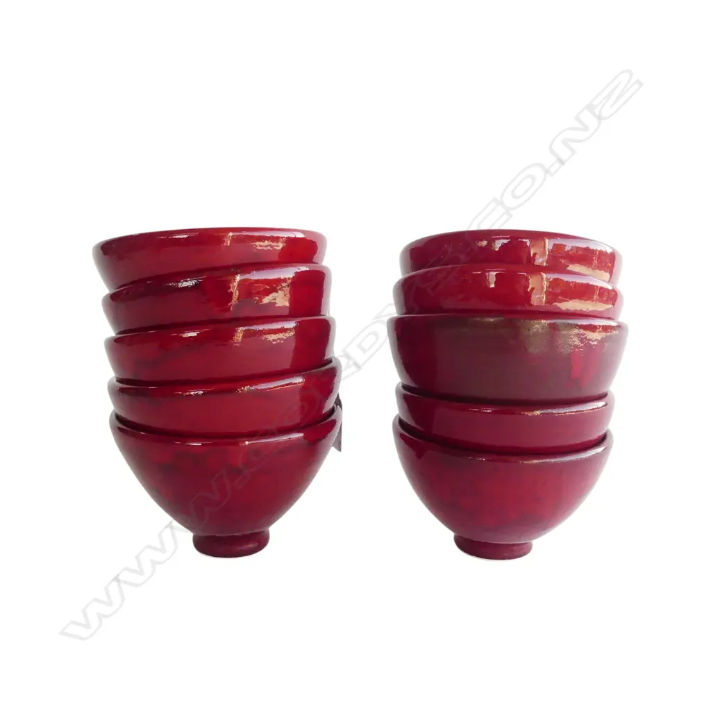 KEUM SUN LEE 10 PORCELAIN RED GLAZED FOOTED BOWLS. H.70mm Image 1++