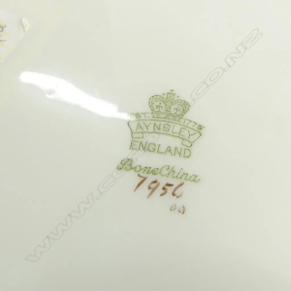 2 PCS; ANSLEY GOLDEN FRUIT PLATE, Dia.260mm & B/W ROYAL COPENHAGEN WALL HANGING, Dia.180mm Image 1++