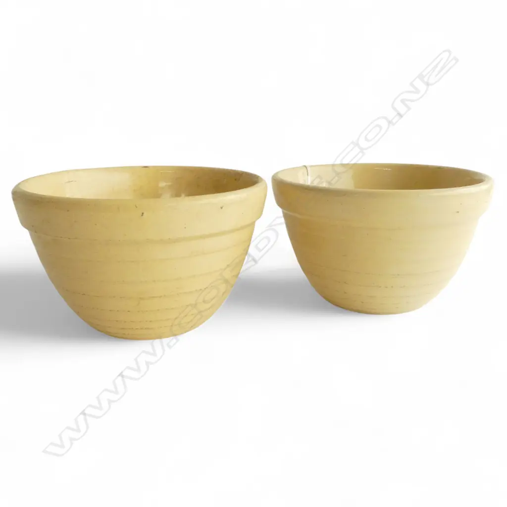 2 AMBRICO EARLY CROWN LYNN YELLOW GLAZE BEEHIVE BOWLS Dia.150mm pre-1948 stamps Image 1++