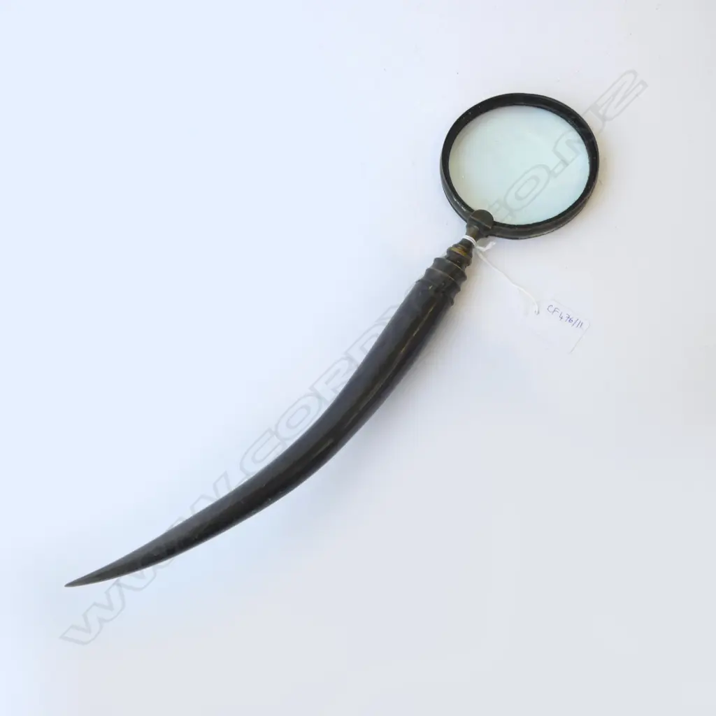 HORN HANDLED MAGNIFYING GLASS L.400mm Image 1++