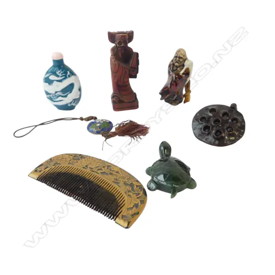 7 ORIENTAL ITEMS; 2 NETSUKE, COMB, SNUFF BOTTLE ETC