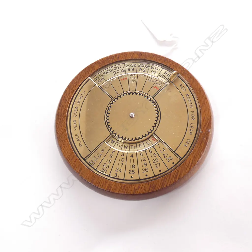 ANTIQUE SM ROUND OAK & BRASS PERPETUAL CALENDAR DIA 110MM Image 1++
