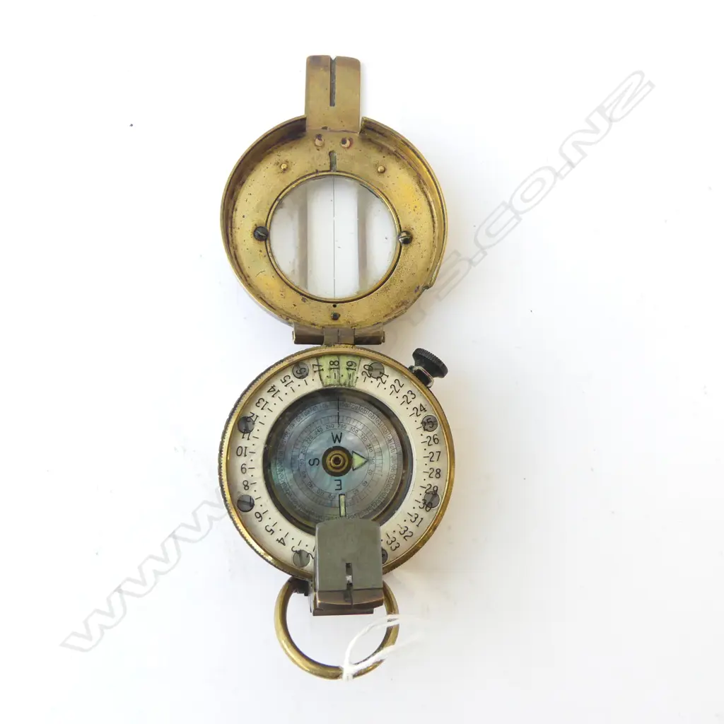 BRASS COMPASS WITH M.O.P. DIAL  Image 1++
