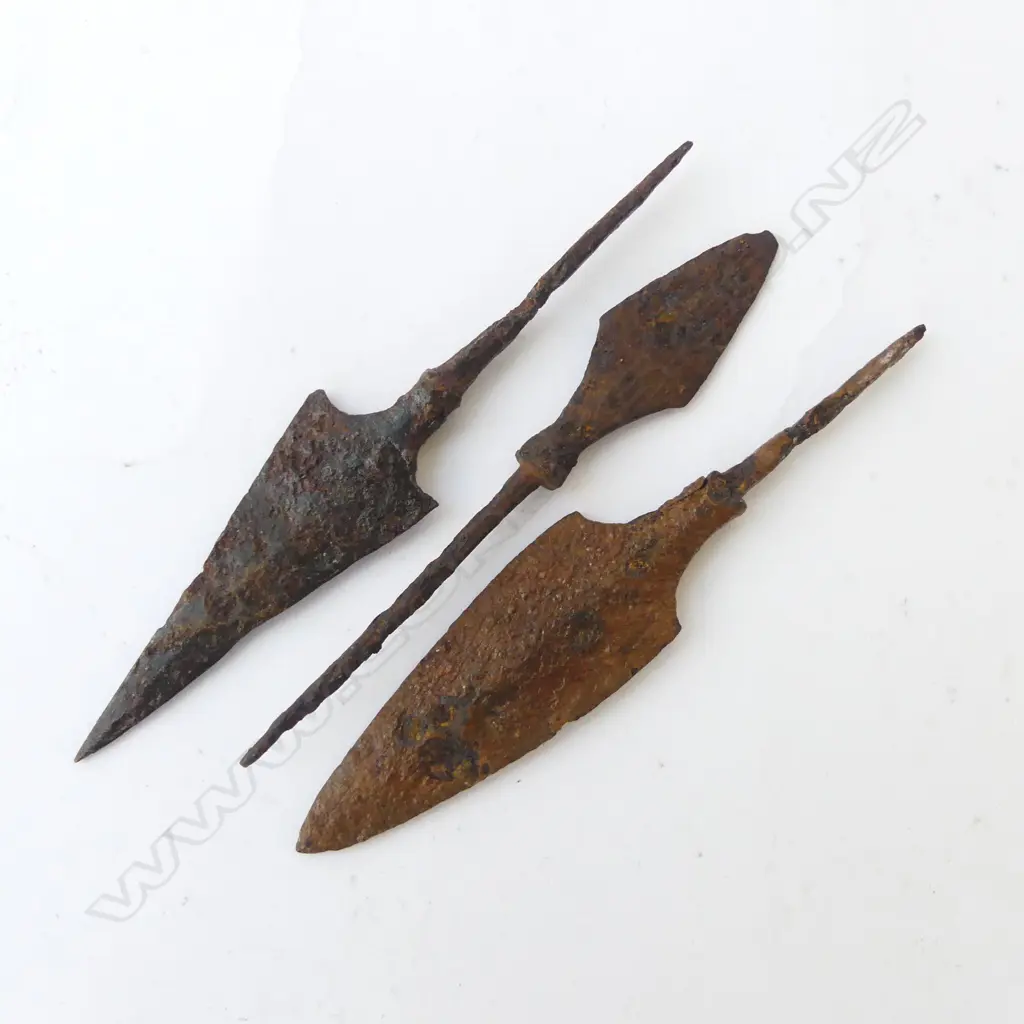 THREE IRON ARROW HEAD STURKEY 600-1200 CE L.110mm Image 1++