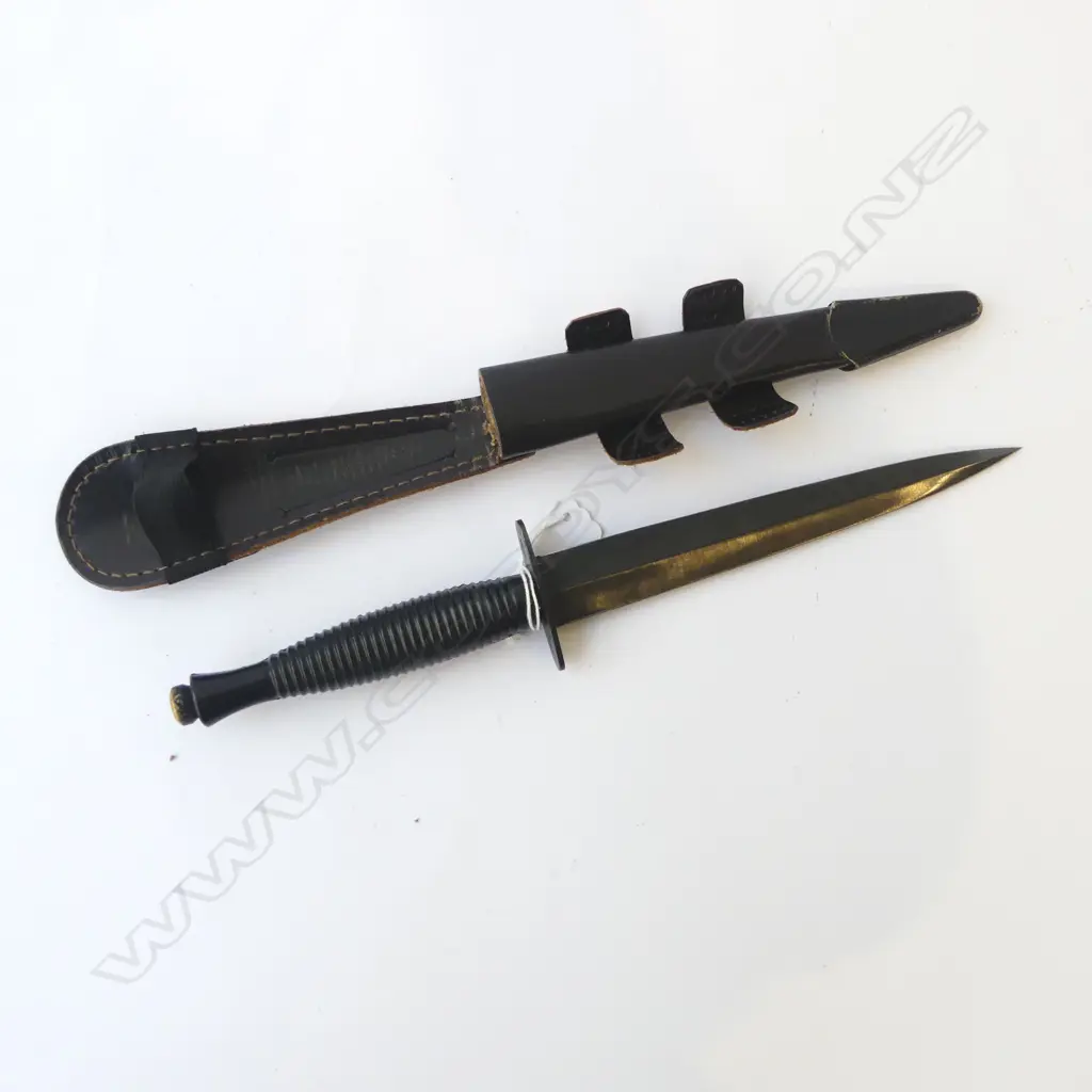 FAIRBAIRN-SYKES FIGHTING KNIFE / BRITISH COMMANDO DAGGER & LEATHER SCABBARD L.295mm Image 1++