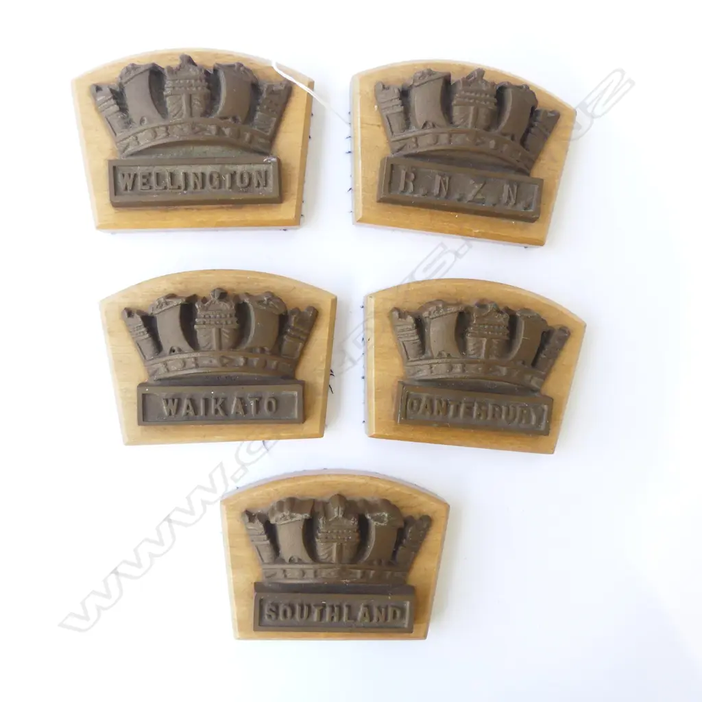 5 MOUNTED CRESTS FOR R.N.Z.N. SHIPS NAMING VARIOUS N.Z. DISTRICTS 100x130mm Image 1++