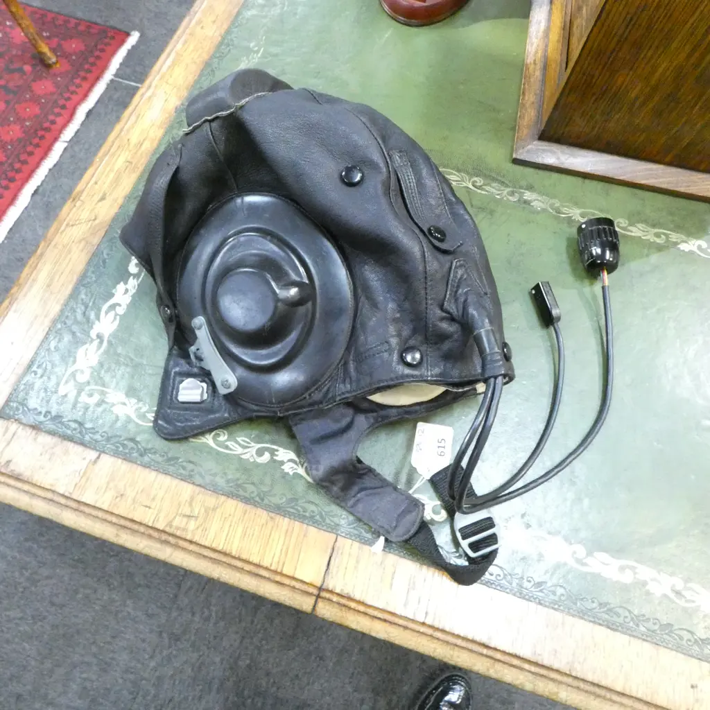 KOREAN AIR PILOTS HELMET  Image 1++