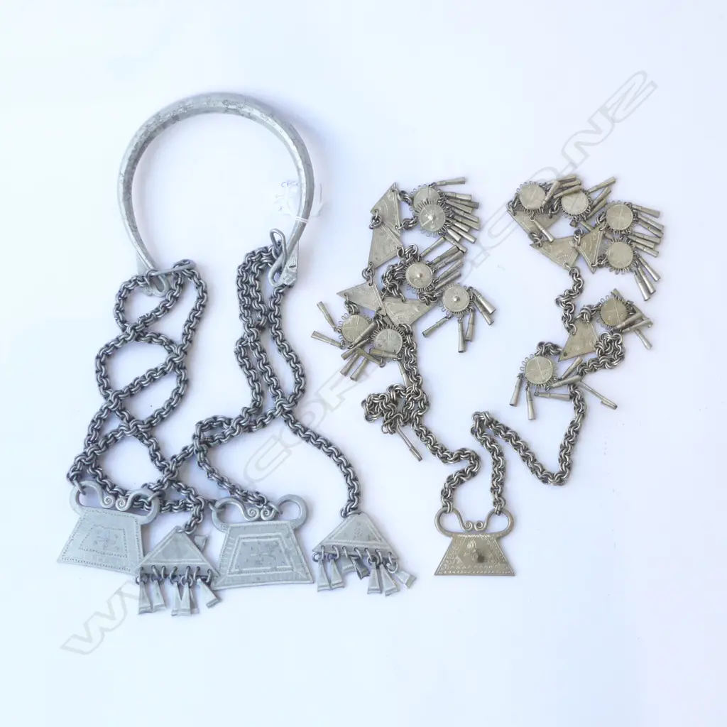 SELECTION OF AFRICAN CHAIN & PENDANT ALUMINUM JEWELLERY  Image 1++