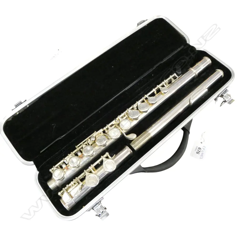 HENLEY WOODWIND FLUTE, CASED Image 1++