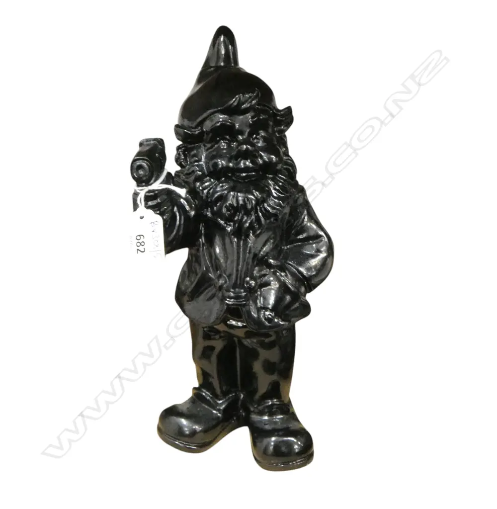 BLACK RESIN GNOME w. GUN H.305mm Image 1++