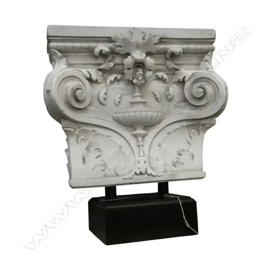 MOUNTED PLASTER CAPITAL H.470mm