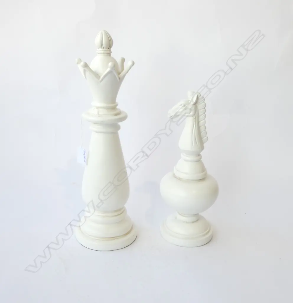 2 WHITE RESIN CHESS PIECE FINIALS H.410mm Image 1++