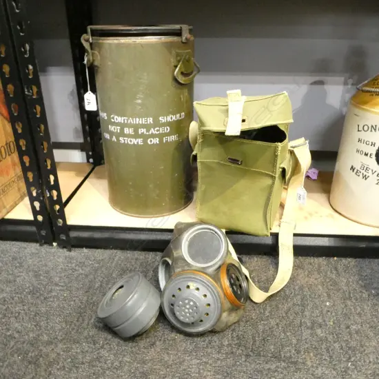 ORIGINAL WWII GAS MASK, MINT CONDITION WITH OLD FOOD STORE, H.360mm
