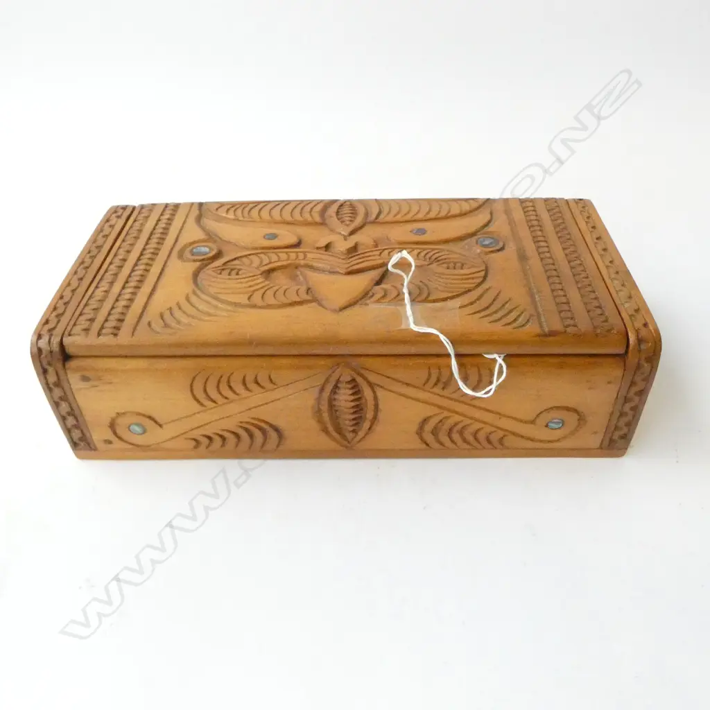 HAND CARVED WOODEN MAORI BOX W.260mm Image 1++