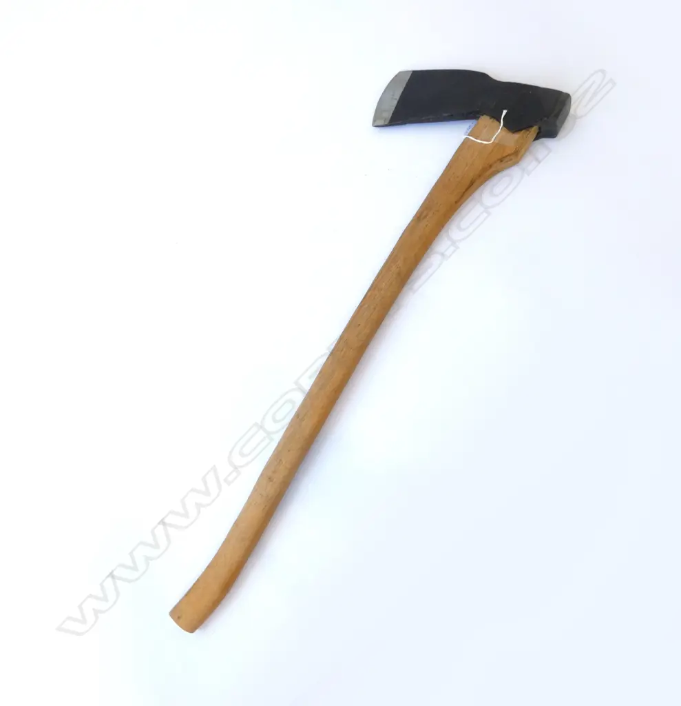 LARGE SCANDANAVIAN STYLE AXE L.820mm Image 1++