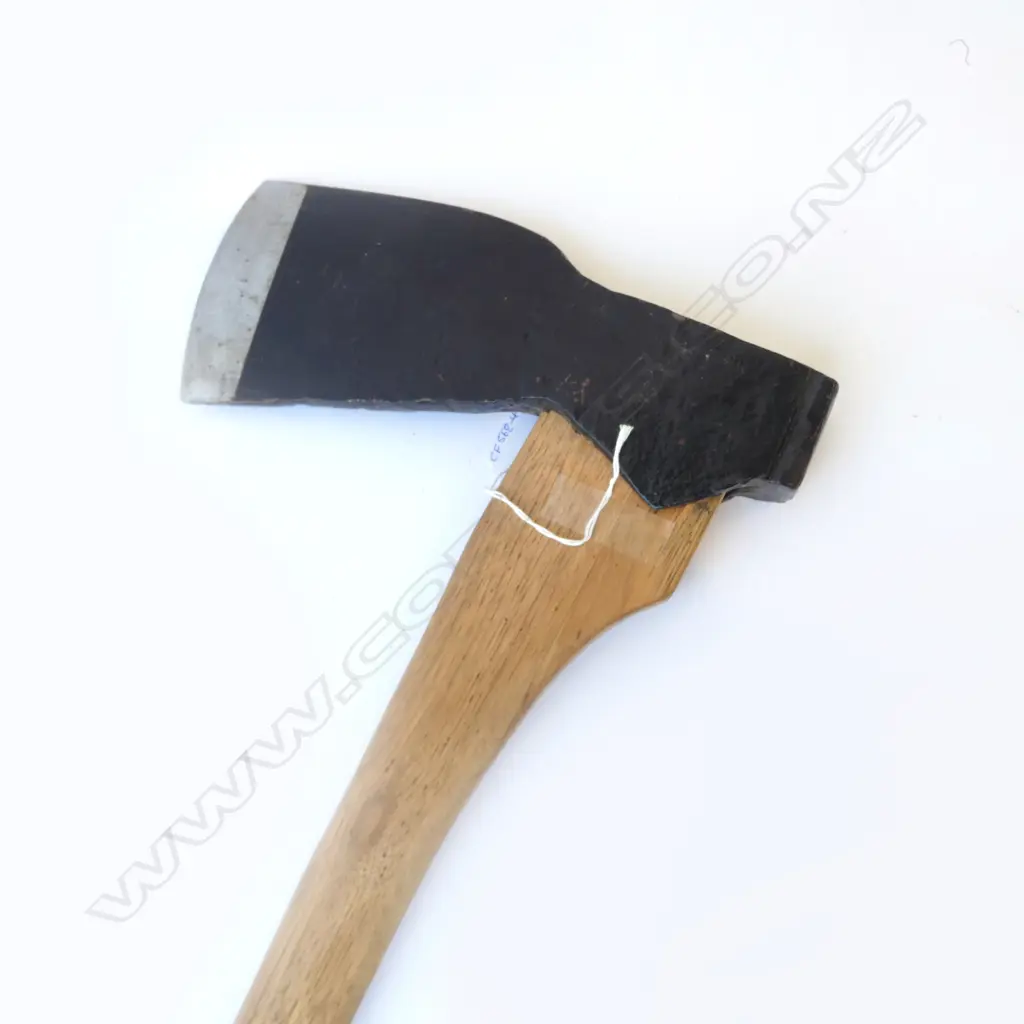 LARGE SCANDANAVIAN STYLE AXE L.820mm Image 1++