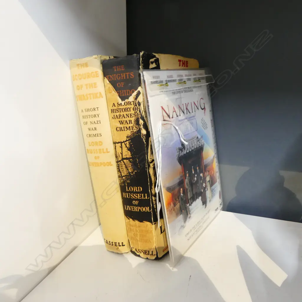 'THE SCOURGE IF THE SWASTIKA' & 'THE KNIGHTS OF BUSHIDO' ACCOUNTS OF THE NAZI/JAPANESE WAR CRIMES + 2007 NANKING DVD Image 1++