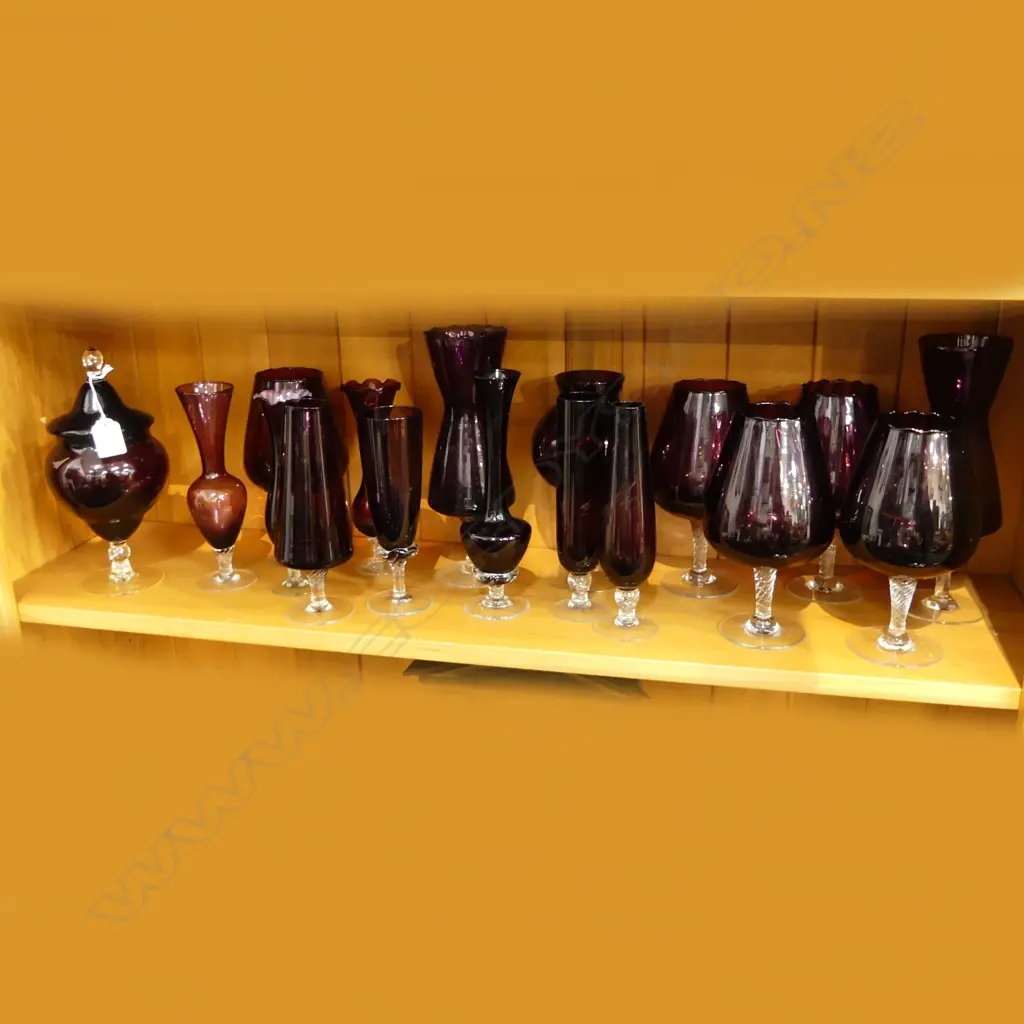 17 PCES PURPLE ART GLASS H.255mm Image 1++